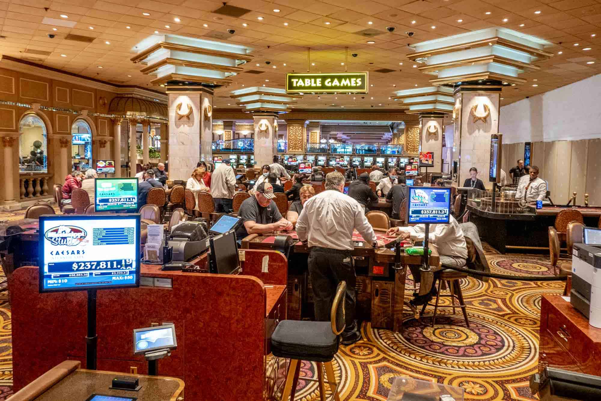 Poker Klasesine Başlangıç Rehberi: Stratejiler ve İpuçları